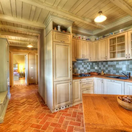 Villa Holiday In Vardica